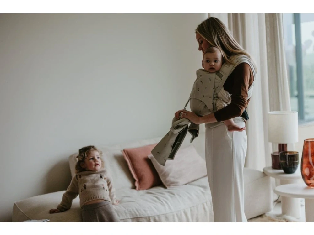 Ergonomické polovázací nosítko Fidella FlyClick - Toddler - Leaves Green